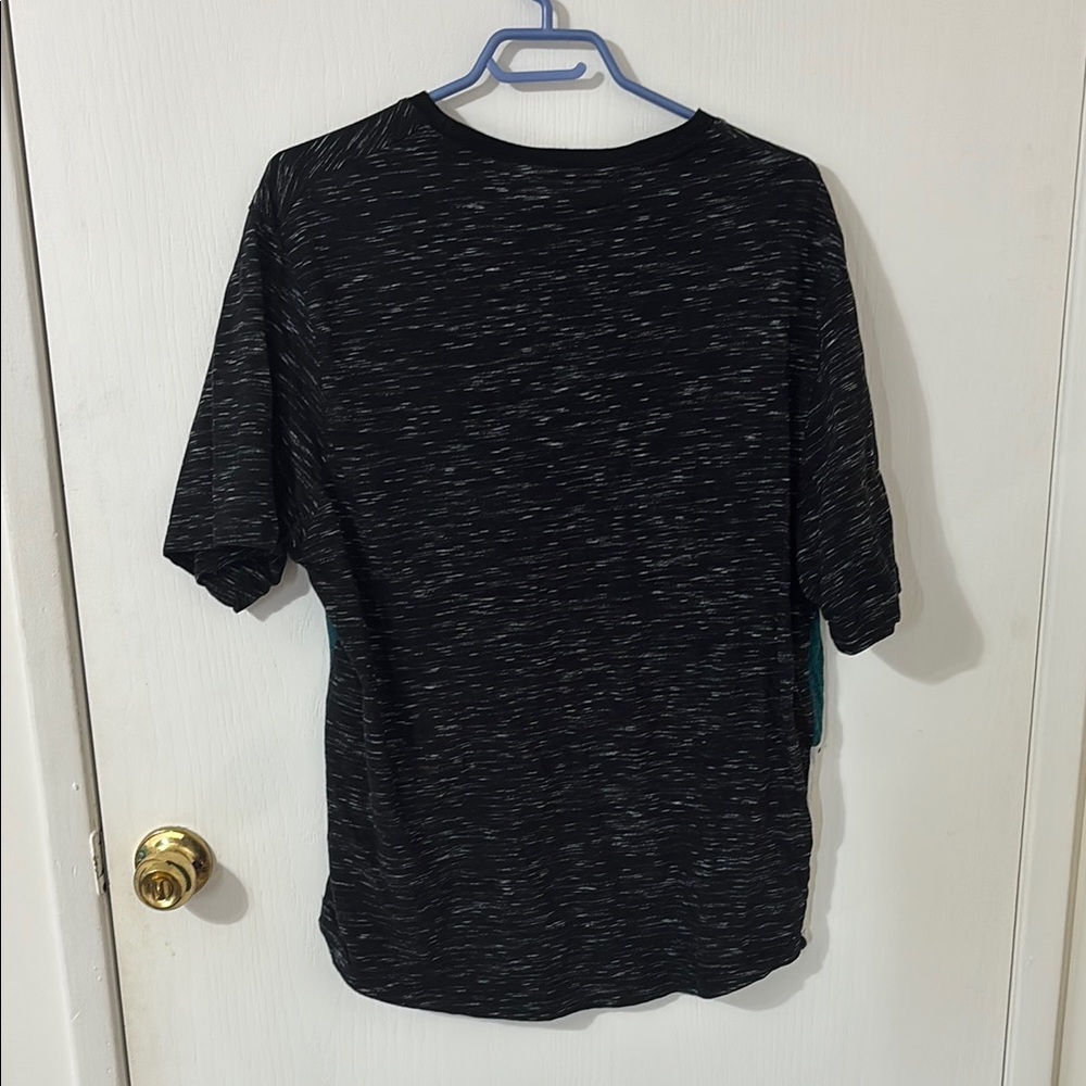 Distortion Men’s Colourblock T-Shirt with Checking Pattern - Picture 3 of 4